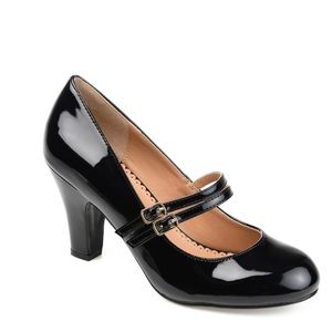 Journee Collection Wendy pump / retro